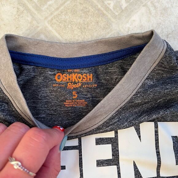 Boys Oshkosh Legend on the Field Size 5 - Picture 2 of 4